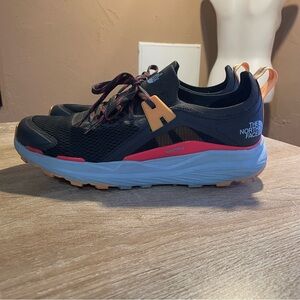 The North Face Women's VECTIV Hypnum trail running shoes black blue coral 10